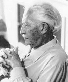 image of Erik Erikson.