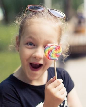 A lollipop can be an extrinsic motivator.